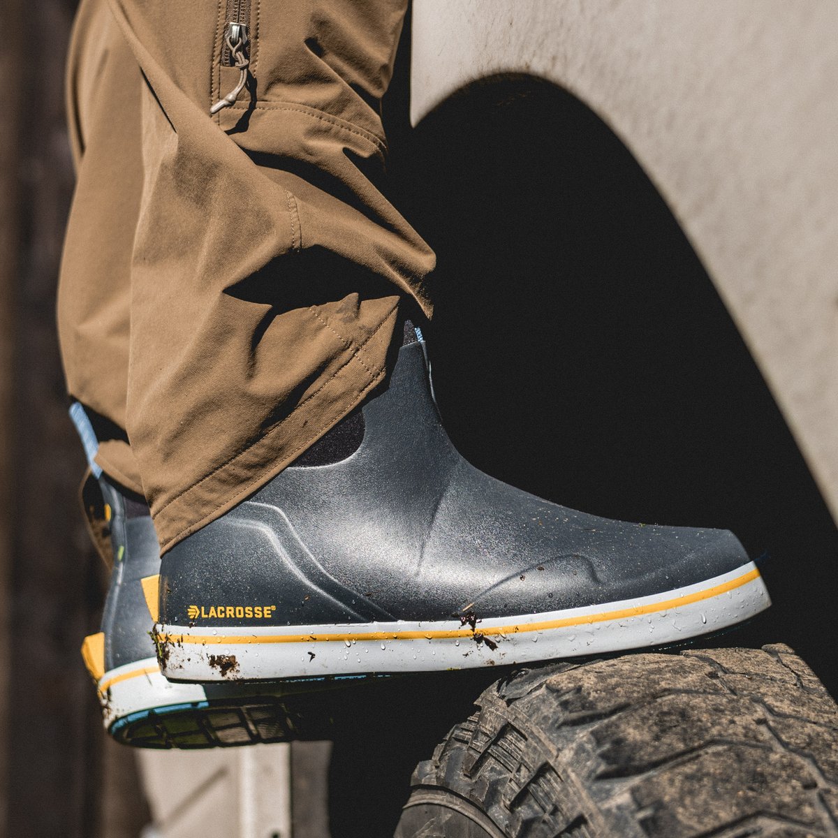 Alpha Deck Boot 6" Dark Shadow